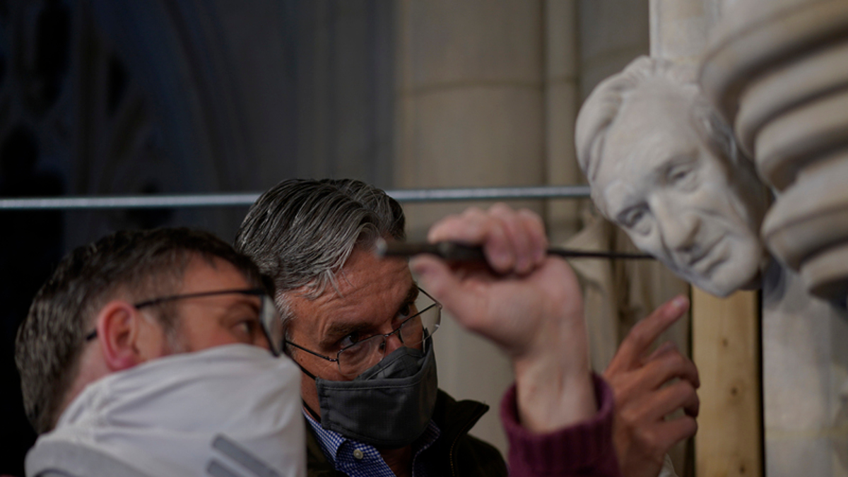 La scultura di Elie Wiesel nella Cattedrale Nazionale di Washingtonnella