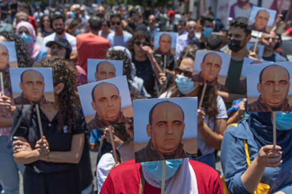Proteste contro la ANP per la morte di Nizar Banat (foto Asia News)