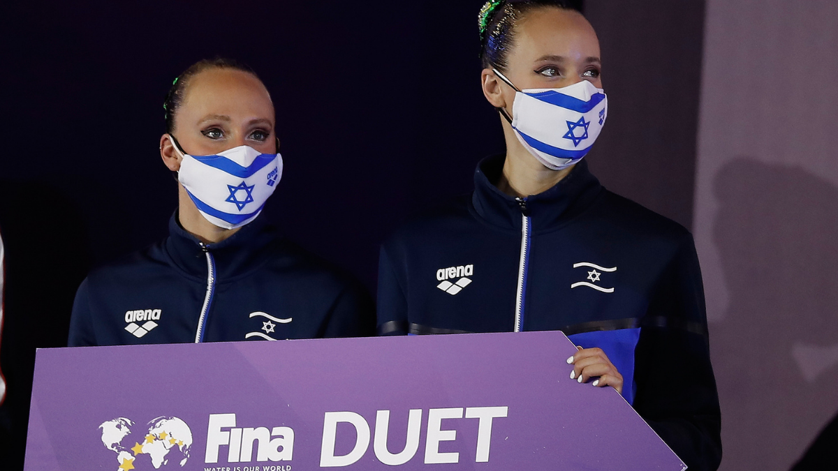 Le atlete israeliane di nuoto sincronizzato