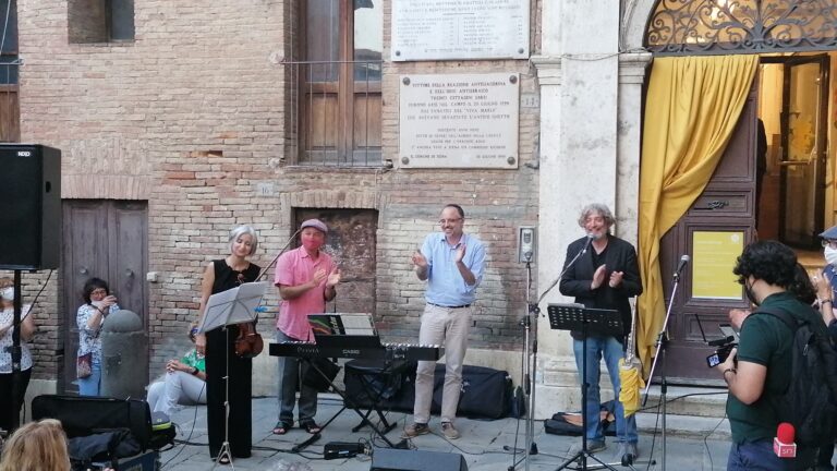 L'intermezzo musicale alla cerimonia di riapertura della sinagoga di Siena