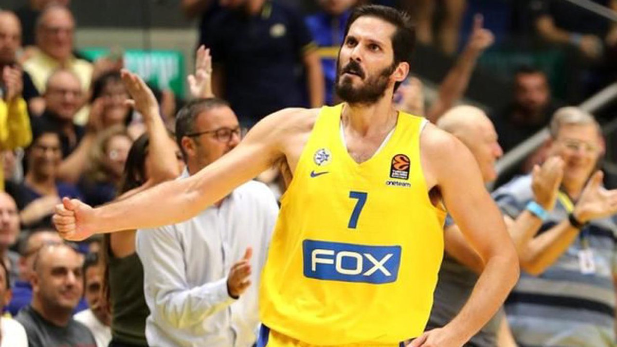 Il cestista israeliano Omri Casspi, che lascia la NBA