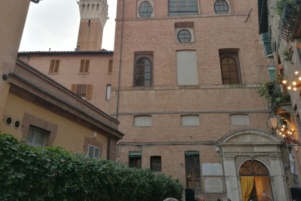 L'esterno della sinagoga di Siena (Credito foto: ©David Fiorentini)