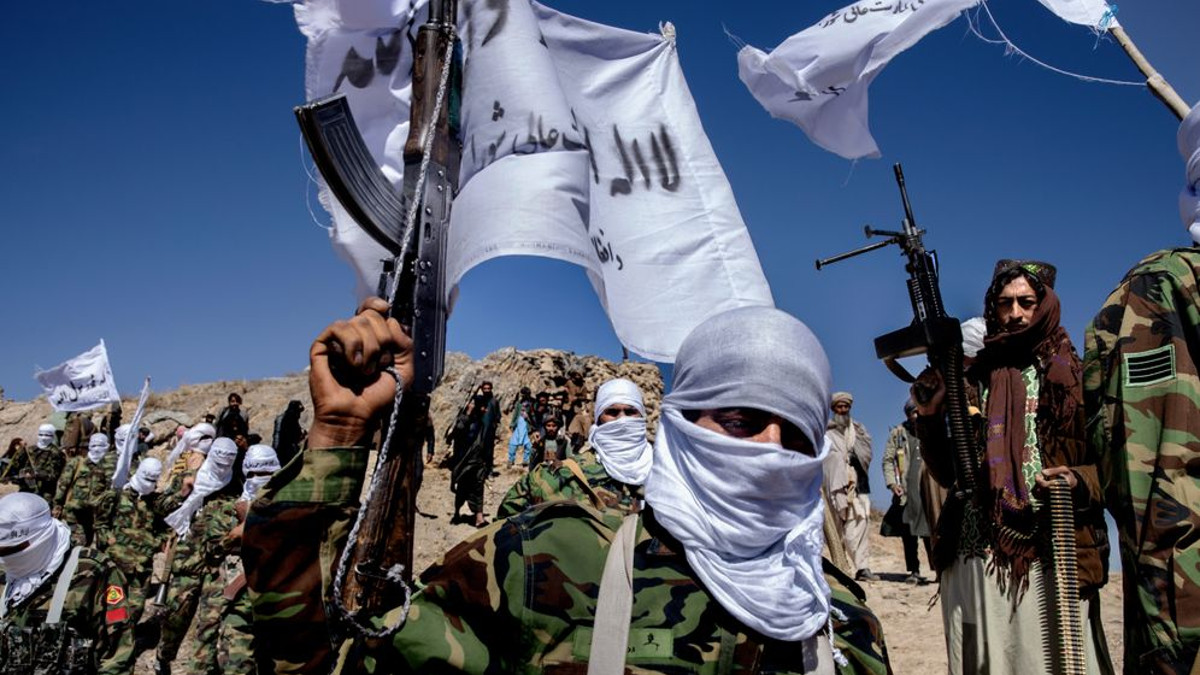Talebani combattono a Herat (foto di Pascal Maitre, Panos Pictures)