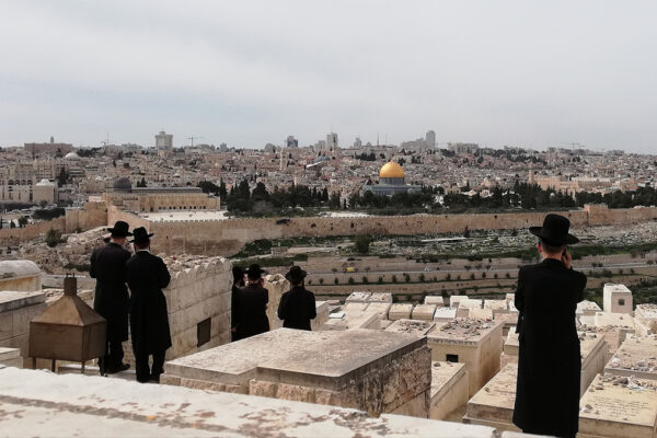 Ebrei ultraortodossi a Gerusalemme (foto Pixabay)