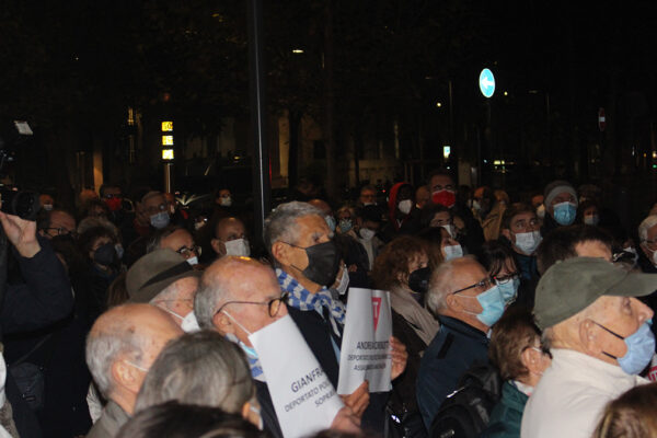 I milanesi accorsi al Memoriale della Shoah contro la strumentalizzazione della Shoah