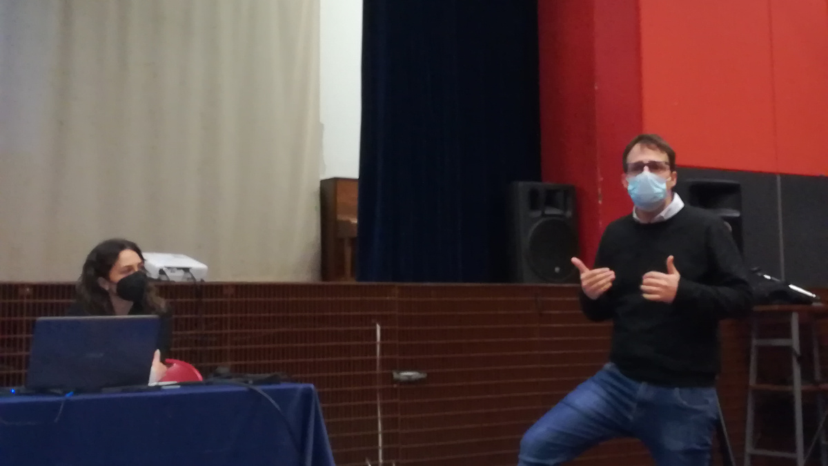 Un prof parla all'open day delle medie