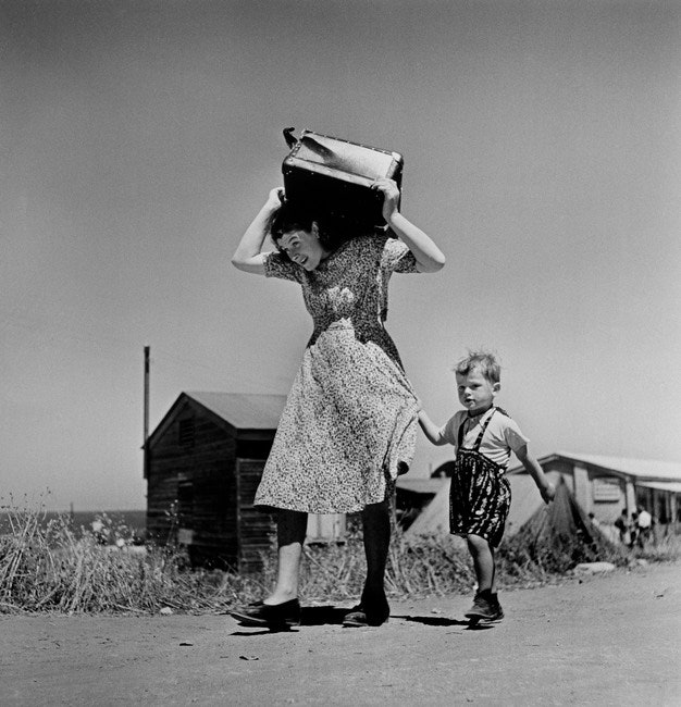 Immigrati a Haifa 1949-1950 di Robert Capa