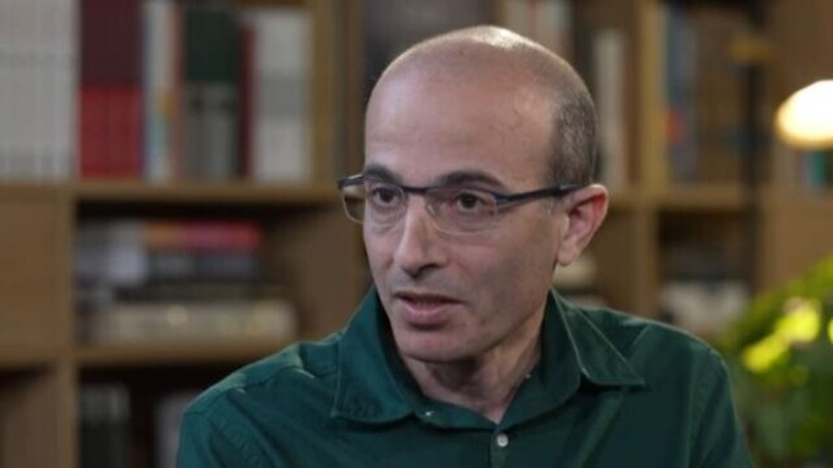 Tuval Noah Harari durante l'intervista ad Arutz 12