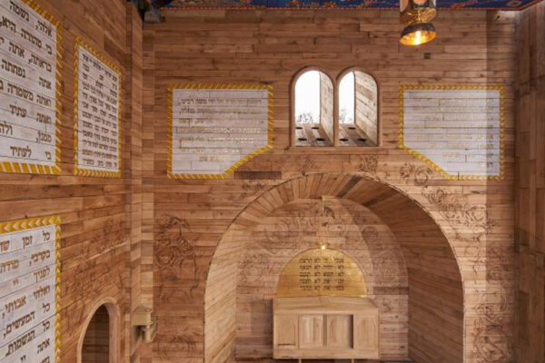La sinagoga del memoriale della Shoah di Bayn Yar colpito dai bombardamenti russi