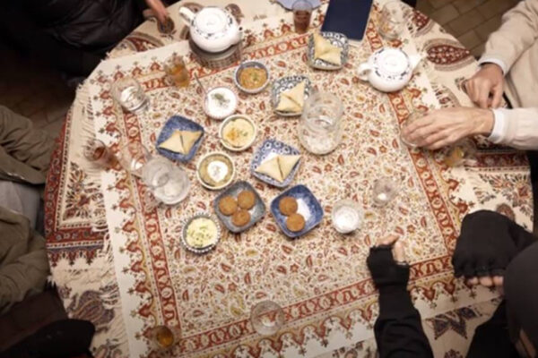 Una scena del film Un té a Samarkand