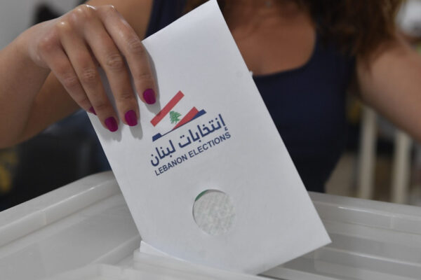 Urna di voto in Libano