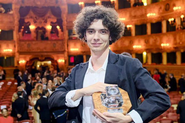 bernardo zannoni con il Premio Campiello 2022