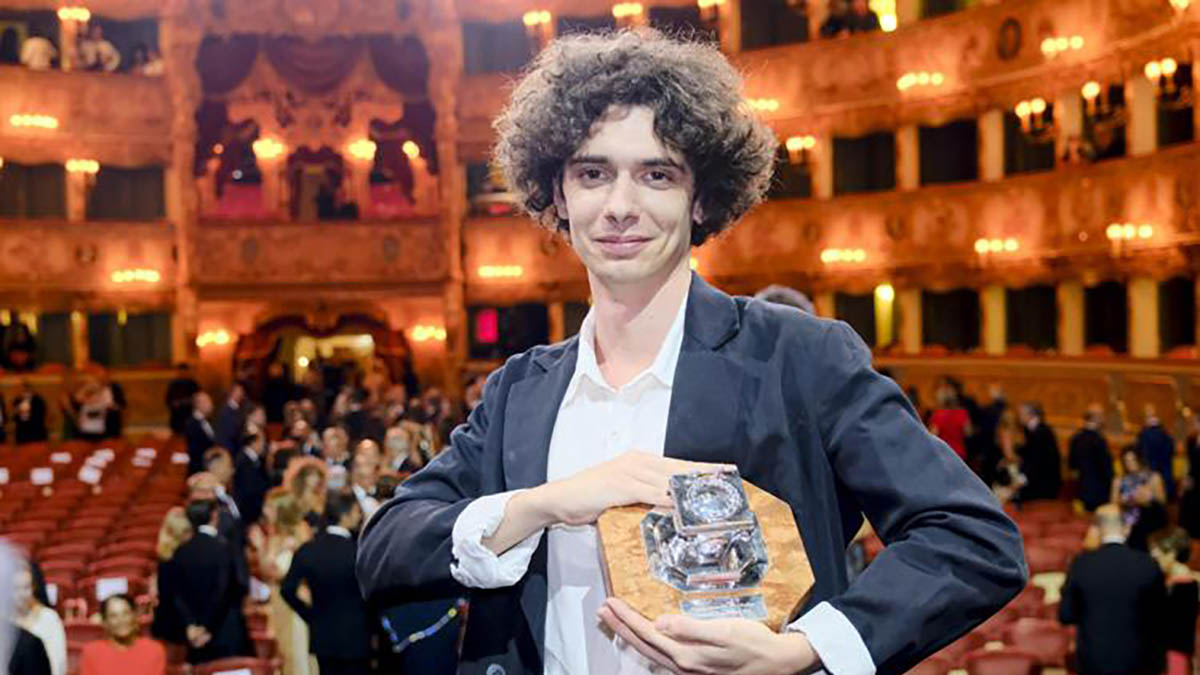 bernardo zannoni con il Premio Campiello 2022