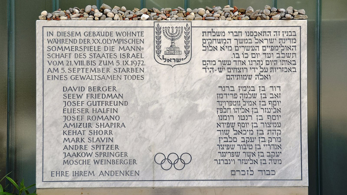 Targa con i nomi delle vittime israeliane della strage alle Olimpiadi di Monaco 1972