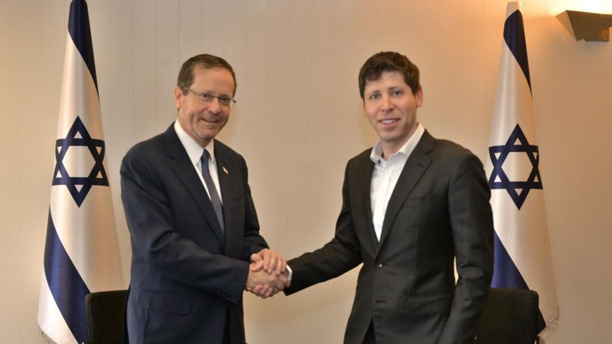 Da sinistra il presidente Isaac Herzog e Sam Altman