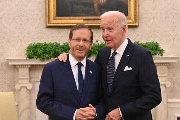 Da sinistra Isaac Herzog e Joe Biden