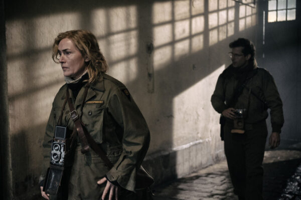 Kate Winslet in una scena del film 'Lee'