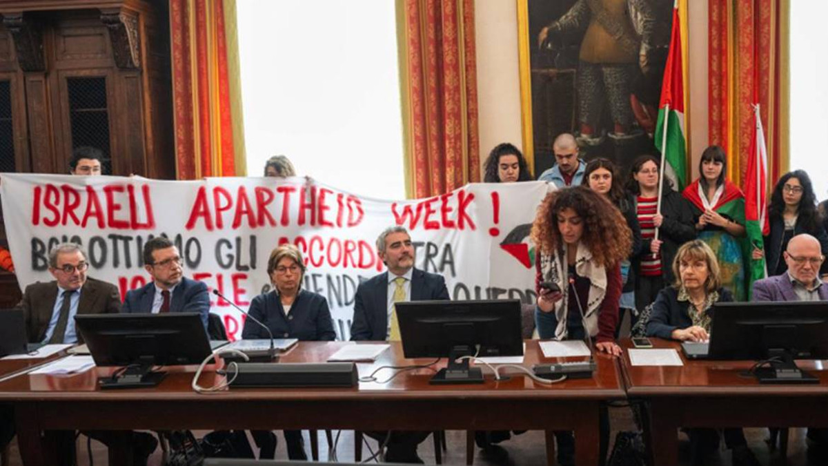 Protesta degli studenti pro-palestinesi al Senato dell'Università di Torino a marzo 2024