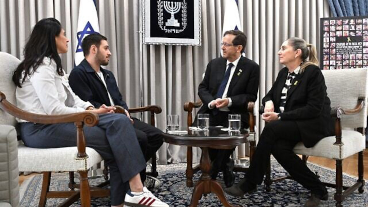 Omer Shem Tov e moglie da Isaac Herzog e moglie (Haim Zach/GPO)