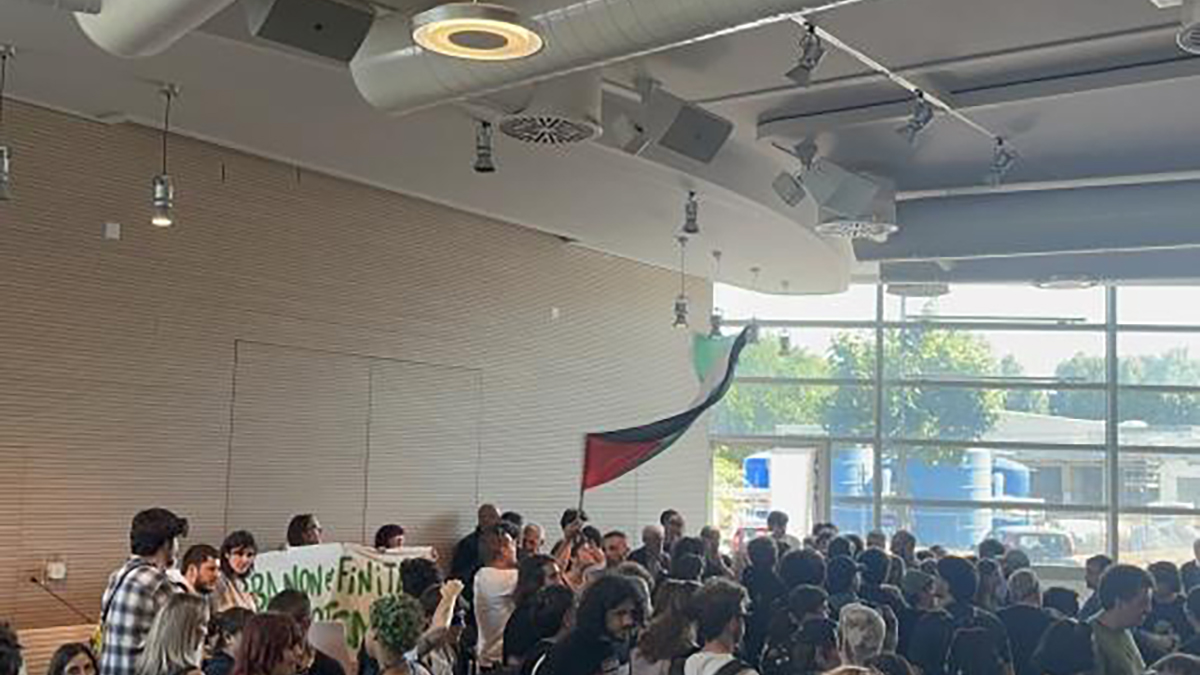 manifestazione al Campus Einaudi a Torino conto l'evento del 15.5.2025 su "Università luogo di democrazia e di contrasto all’antisemitismo”