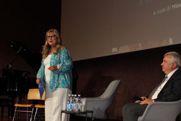 Da sinistra Fiona Diwan e maurizio Molinari