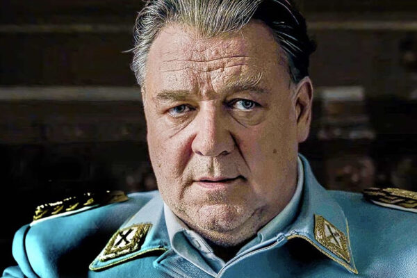 Russel Crowe nei panni di Hermann Goring nel film Nuremberg