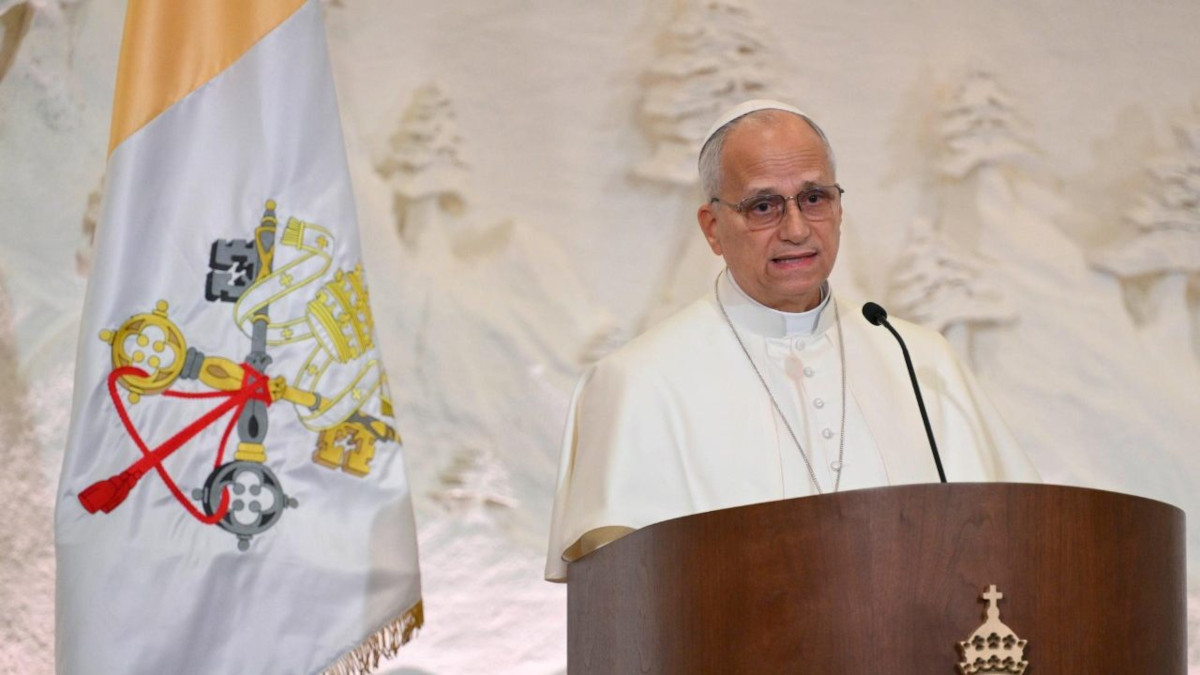 Papa Leone XIV mentre fa il suo discorso in Libano