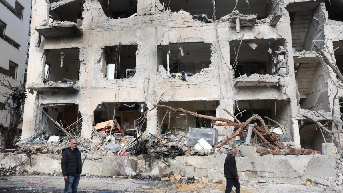 Palazzo distrutto in Iran da attacco isrealo-americano