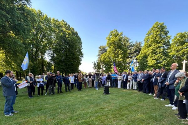 cerimonia la cimietro di guerra il 26 aprile 2026