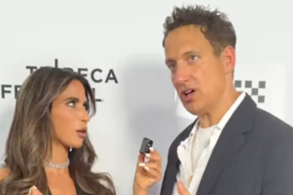 Lizzy Savetsky e Elon Gold