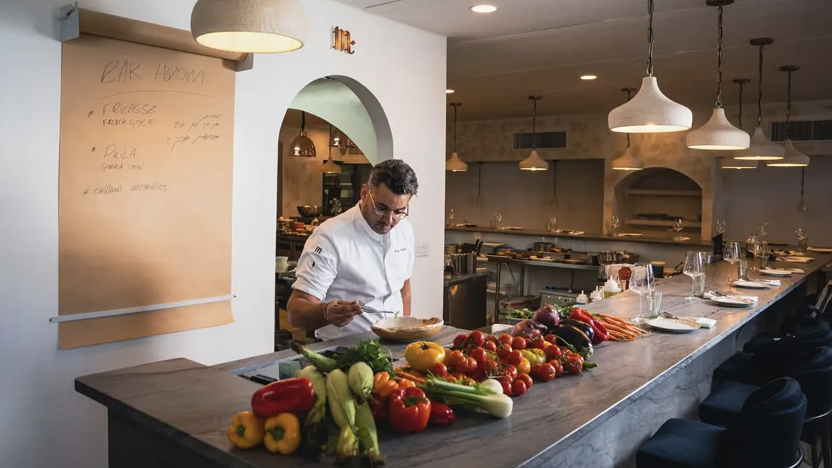 Raz Shabtai al ristorante Mutra a Miami