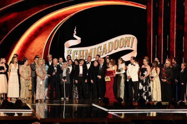 Premiazione ai Tony Awards per Schmigadoon come miglior musical