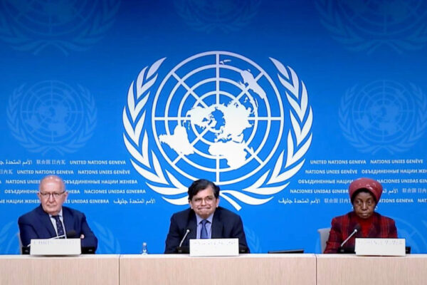 I membri della Commissione d’inchiesta indipendente delle Nazioni Unite sui Territori Palestinesi e Israele. Da sinistra Chris Sidoti, Srinivasan Muralidhar, Florence Mumba