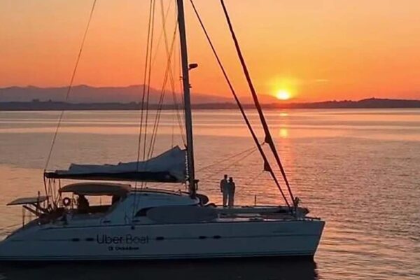 Barca a vela al tramonto (foto da Instagram di Click&Boat)