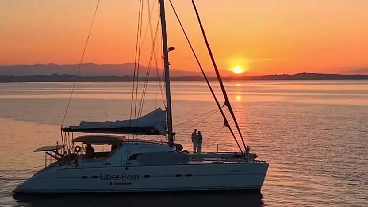 Barca a vela al tramonto (foto da Instagram di Click&Boat)
