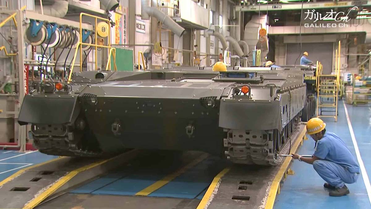 Fabbricazione di carro armato giapponese (foto Galileo Ch)
