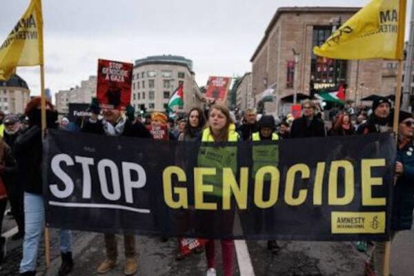Manifestazione di Amnesty conntro il "genocidio" a Gaza